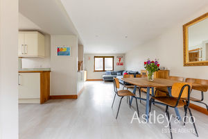 dining- click for photo gallery